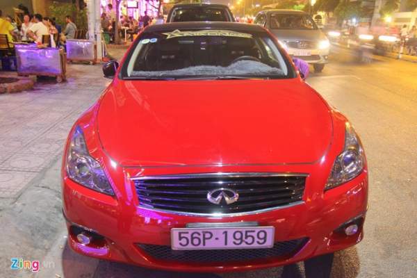 Siêu xe và xe thể thao xếp hàng dài trên phố Sài Gòn 11