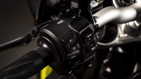 Yamaha MT-10 tăng sức nóng phân khúc 1000cc 13
