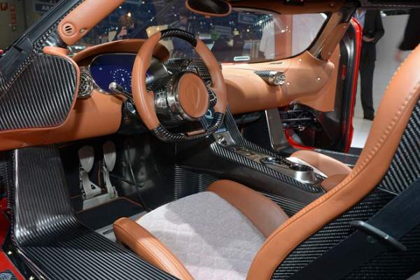 Koenigsegg Regera bản thương mại ra mắt, giá 1,9 triệu USD 7