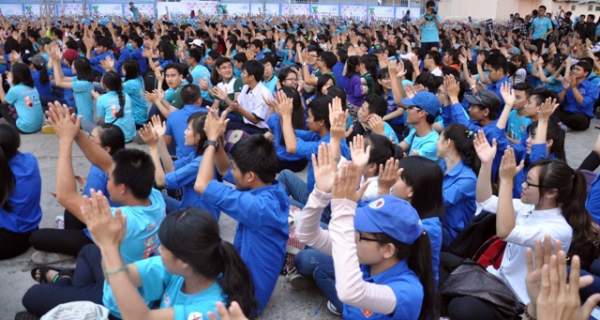 Hàng ngàn bạn trẻ Sài Gòn hưởng ứng Giờ Trái Đất 2016 2