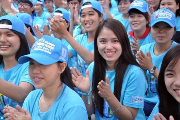 Hàng ngàn bạn trẻ Sài Gòn hưởng ứng Giờ Trái Đất 2016 3
