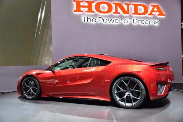 Honda công bố giá mẫu xe thể thao NSX tại Châu Âu 4