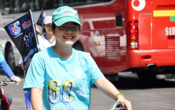 Hàng ngàn bạn trẻ Sài Gòn hưởng ứng Giờ Trái Đất 2016 8