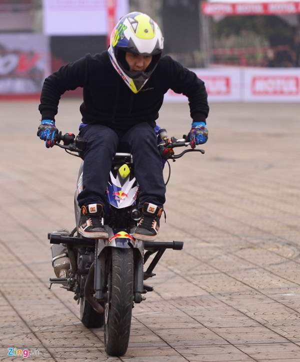 Biker Việt thi tài trình diễn xe mạo hiểm 5