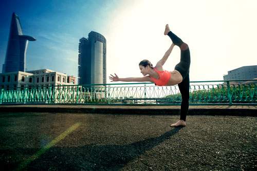 Phương Trinh Jolie tập yoga khắp Sài Gòn 3
