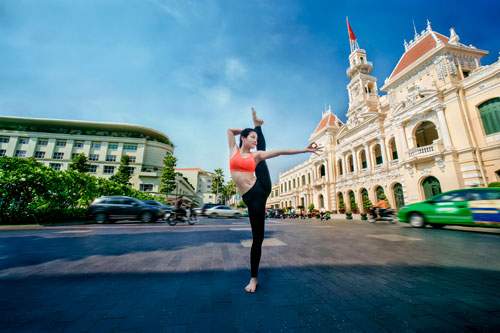 Phương Trinh Jolie tập yoga khắp Sài Gòn 6
