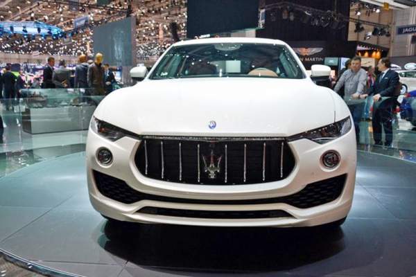 Maserati Levante có giá bán, bất lợi trước đối thủ Porsche Cayenne? 3