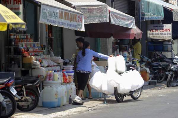 "Chợ thần chết" án binh bất động sau vụ tạt axit 2