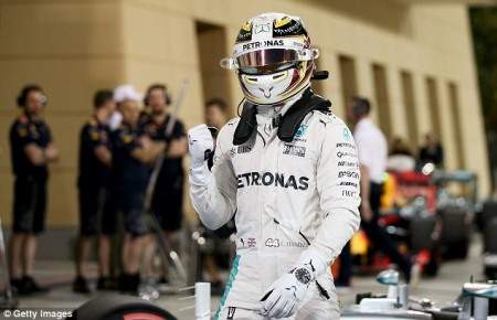 Pole thứ hai liên tiếp cho Lewis Hamilton 8