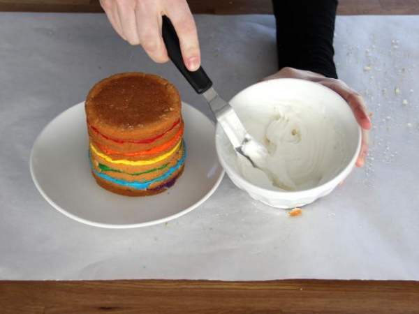 Sáng chủ nhật ở nhà học cách làm bánh kem cầu vồng siêu dễ 6