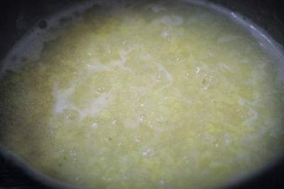 Cách nấu chè khoai lang đậu xanh "ăn cứ bị ngon ý" 7