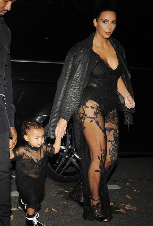 Thời trang sành điệu của con gái Kim Kardashian 51
