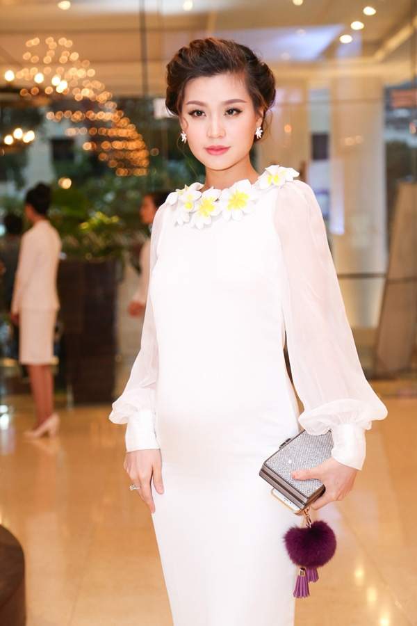 Á hậu Diễm Trang: Bà bầu sexy nhất nhì showbiz Việt 12