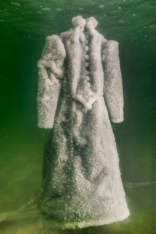Bí mật về chiếc váy ngâm trong lòng biển Chết 2 năm 12