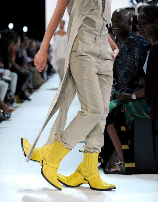 Đôi giày hai đầu tại New York FW khiến giới thời trang xôn xao 9