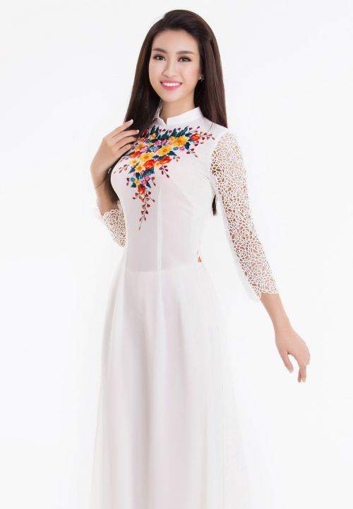 Hoa hậu Đỗ Mỹ Linh, Á hậu Thanh Tú và Thùy Dung đọ sắc với áo dài 9