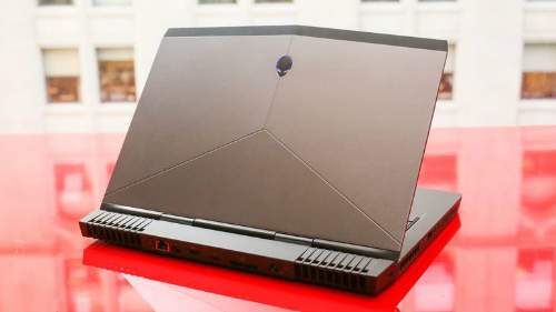 Alienware 13 R3 (OLED): Laptop chơi game tích hợp công nghệ thực tế ảo VR 3