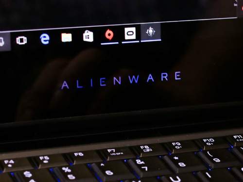 Alienware 13 R3 (OLED): Laptop chơi game tích hợp công nghệ thực tế ảo VR 6