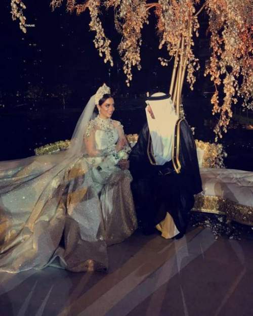 Tỷ phú Dubai chịu chơi tặng váy cưới đính 24.000 viên kim cương cho vợ 24