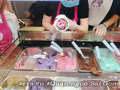 Valentine này, rủ nàng ăn kem hoa hồng siêu hot ở phố đi bộ Nguyễn Huệ 12