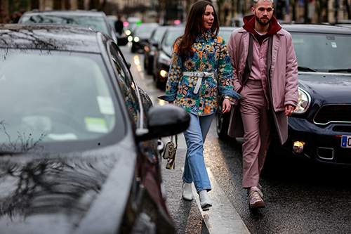 Mặc trời mưa, street style ở Paris Fashion Week vẫn đẹp rộn ràng 30