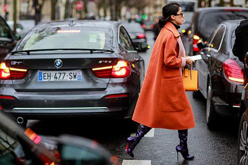 Mặc trời mưa, street style ở Paris Fashion Week vẫn đẹp rộn ràng 27