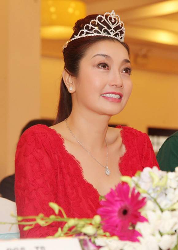Những hoa hậu  Việt giữ ngôi lâu nhất mãi chưa có người thay 12