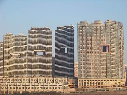 99% người xem không biết vì sao cao ốc hoành tráng ở Hong Kong lại có “lỗ thủng” xấu xí này 3