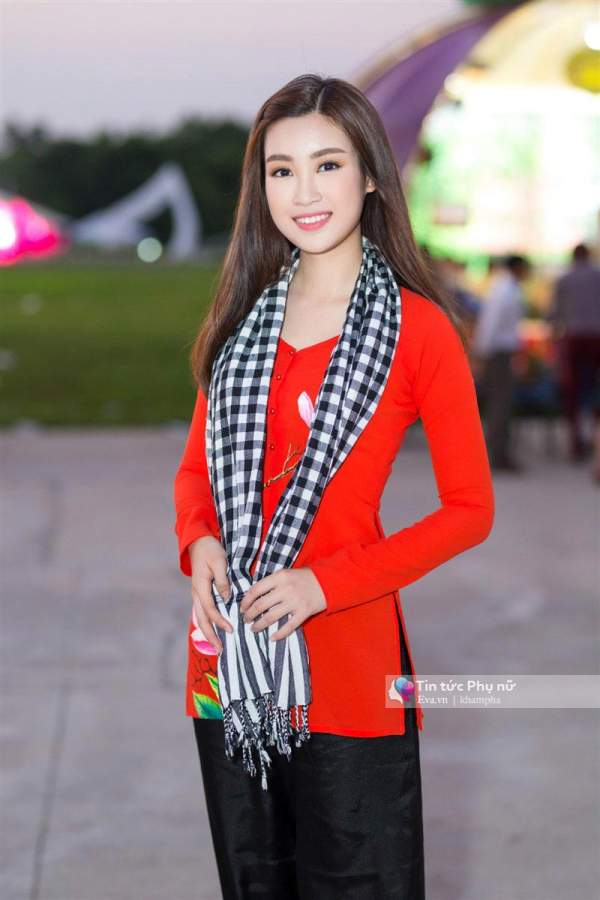 Hoa hậu Mỹ Linh và "hoa hậu nhí" Bảo Ngọc đọ sắc, ai đẹp hơn ai? 15