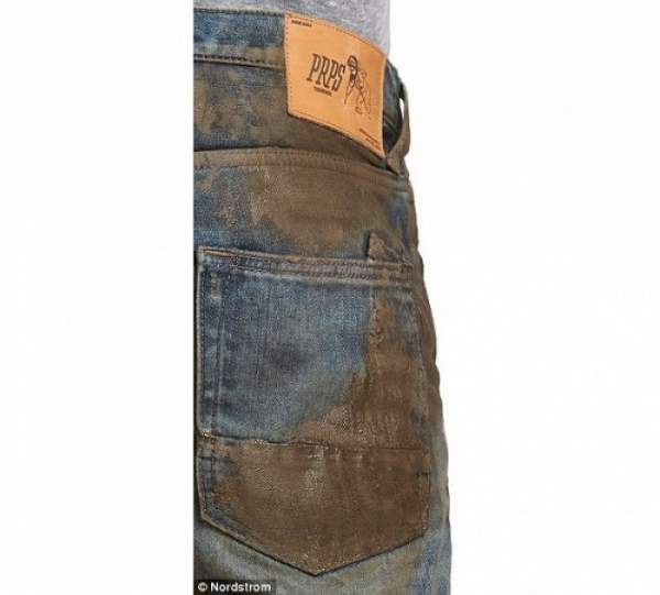 Quần jeans "dính bùn" bẩn lem nhem có giá 10 triệu đồng gây choáng 9