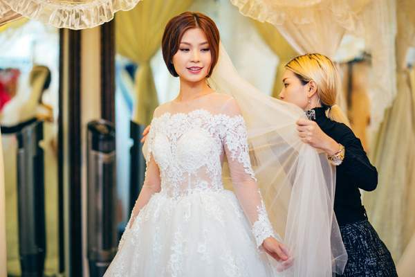 Bí mật đằng sau những mẫu váy cưới đẹp nức lòng của sao Việt 15