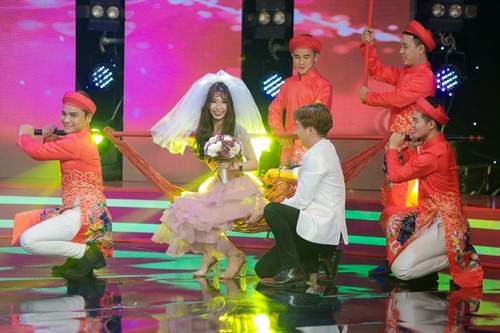 Cặp tình nhân Ngô Kiến Huy - Khổng Tú Quỳnh bất ngờ làm đám cưới trên sân khấu 6