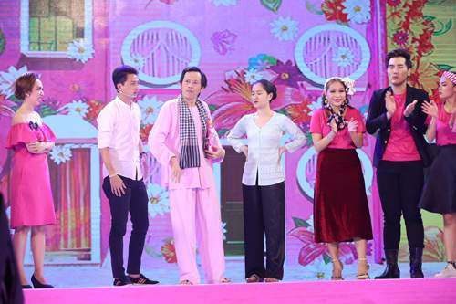"Hoa hậu làng hài" Thu Trang điệu đà, sân si, quyết đối đầu Hoài Linh 24