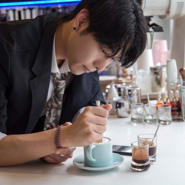 Tròn mắt trước những tuyệt tác trên ly cà phê của “soái ca” Hàn Quốc 6
