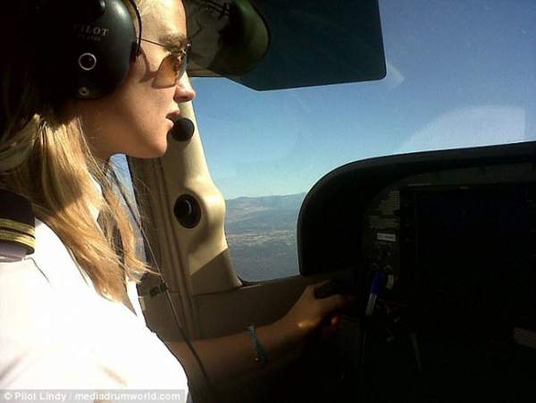 Ảnh du lịch của nữ phi công xinh đẹp gây sốt mạng xã hội 5