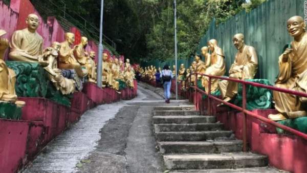 Bí ẩn bên trong tu viện có hơn 12.000 bức tượng Phật mạ vàng 3