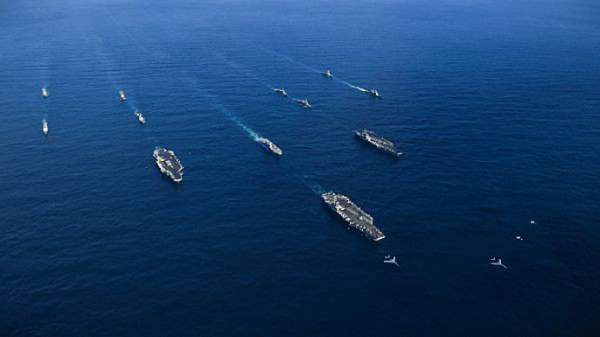 Cận cảnh cuộc tập trận hiếm của 3 tàu sân bay Mỹ 13