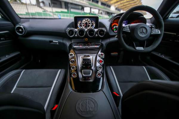 Mercedes-AMG GT R 2017 đến Đông Nam Á, giá 9,13 tỷ đồng 4
