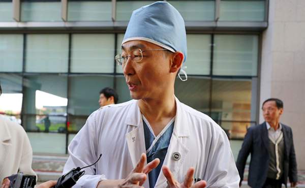 Vị bác sĩ Hàn Quốc tài ba cứu mạng lính Triều Tiên đào tẩu 2