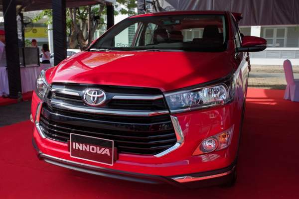 Cận cảnh Toyota Innova Venturer giá 855 triệu đồng 3