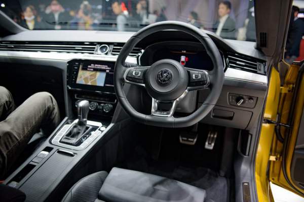 Sedan lai coupe Volkswagen Arteon giá 1,5 tỷ đồng 5