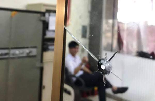 Cảnh sát truy bắt đối tượng nổ súng cướp ngân hàng ở Đắk Lắk 2