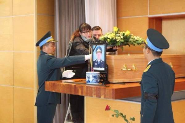 Lễ tang phi công Nguyễn Thành Trung tại nước Anh 2