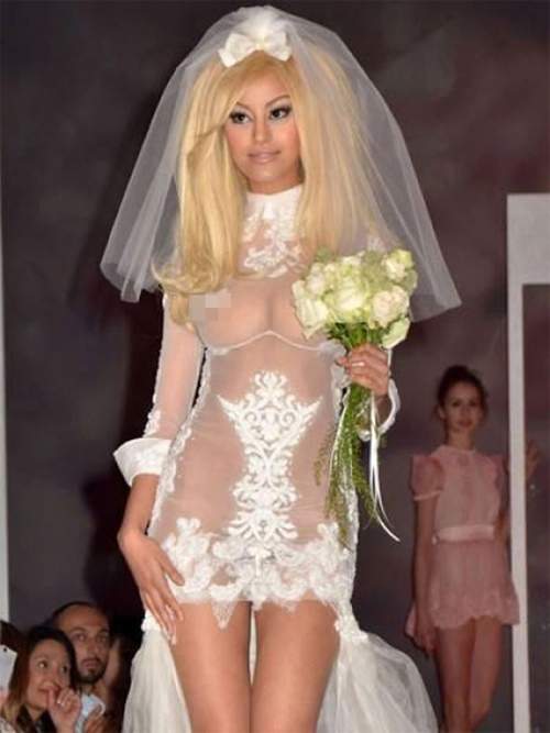 Nàng dâu diện váy cưới như cởi trần liệu có khiến quan khách giật mình? 6