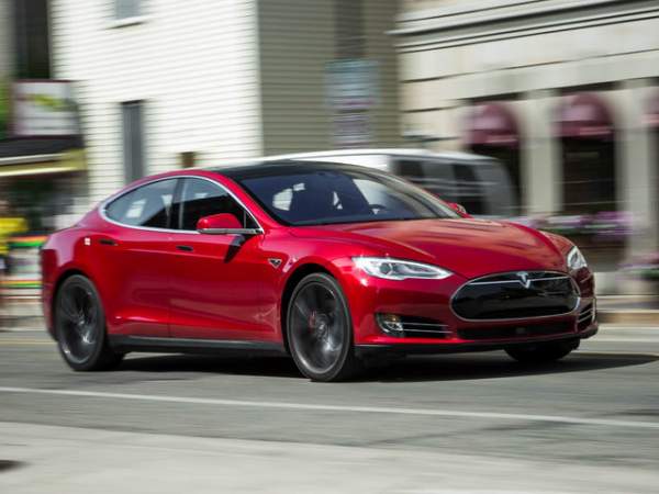 Để kịp tiến độ, Tesla phớt lờ sản phẩm lỗi 4