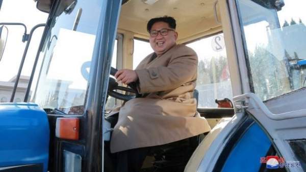 Điểm kỳ lạ trong những bức ảnh thị sát của nhà lãnh đạo Triều Tiên 13