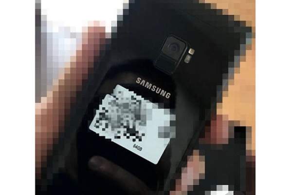 Samsung Galaxy S9 lộ ảnh thực tế, chỉ có một camera độc lập 2