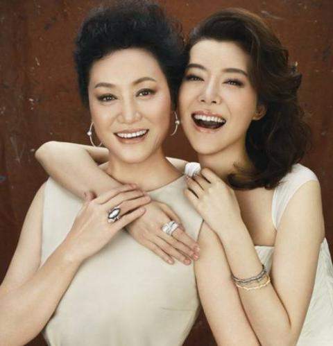 Những cặp mẹ đẹp con xinh hơn cả hoa hậu của showbiz Hoa 4