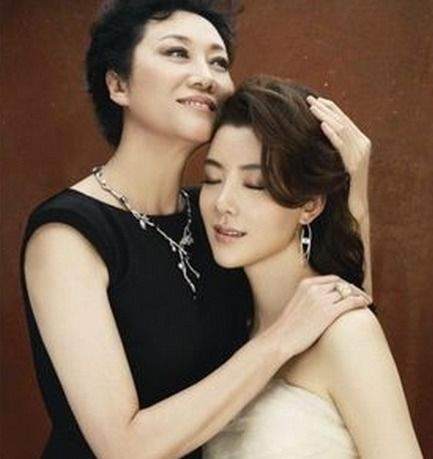 Những cặp mẹ đẹp con xinh hơn cả hoa hậu của showbiz Hoa 5