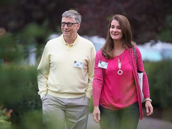 Tỷ phú Bill Gates mê vợ vì đôi giày bệt, tình nguyện rửa bát sau bữa tối 3